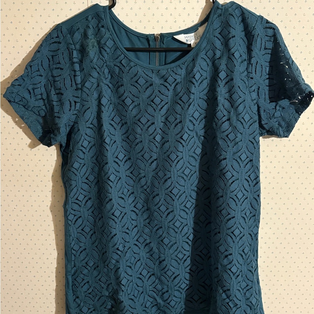 Market & Spruce Blue Graphic Fitted T-Shirt